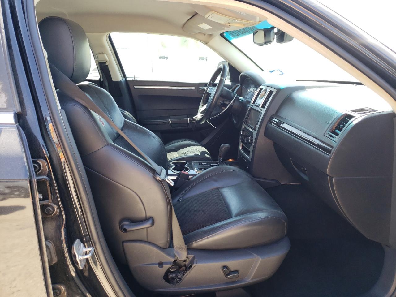 Photo 5 from auction – 2010 CHRYSLER 300 S with VIN 2C3CA9CTXAH330136