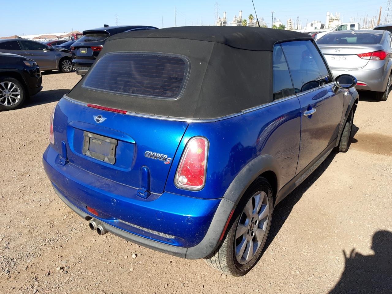 Photo 4 from auction – 2005 MINI COOPER S with VIN WMWRH335X5TK56142