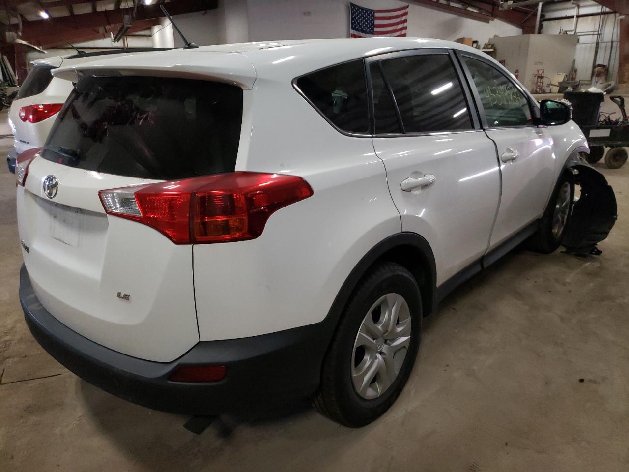 Photo 4 from auction – 2015 TOYOTA RAV4 LE with VIN 2T3BFREV4FW343186