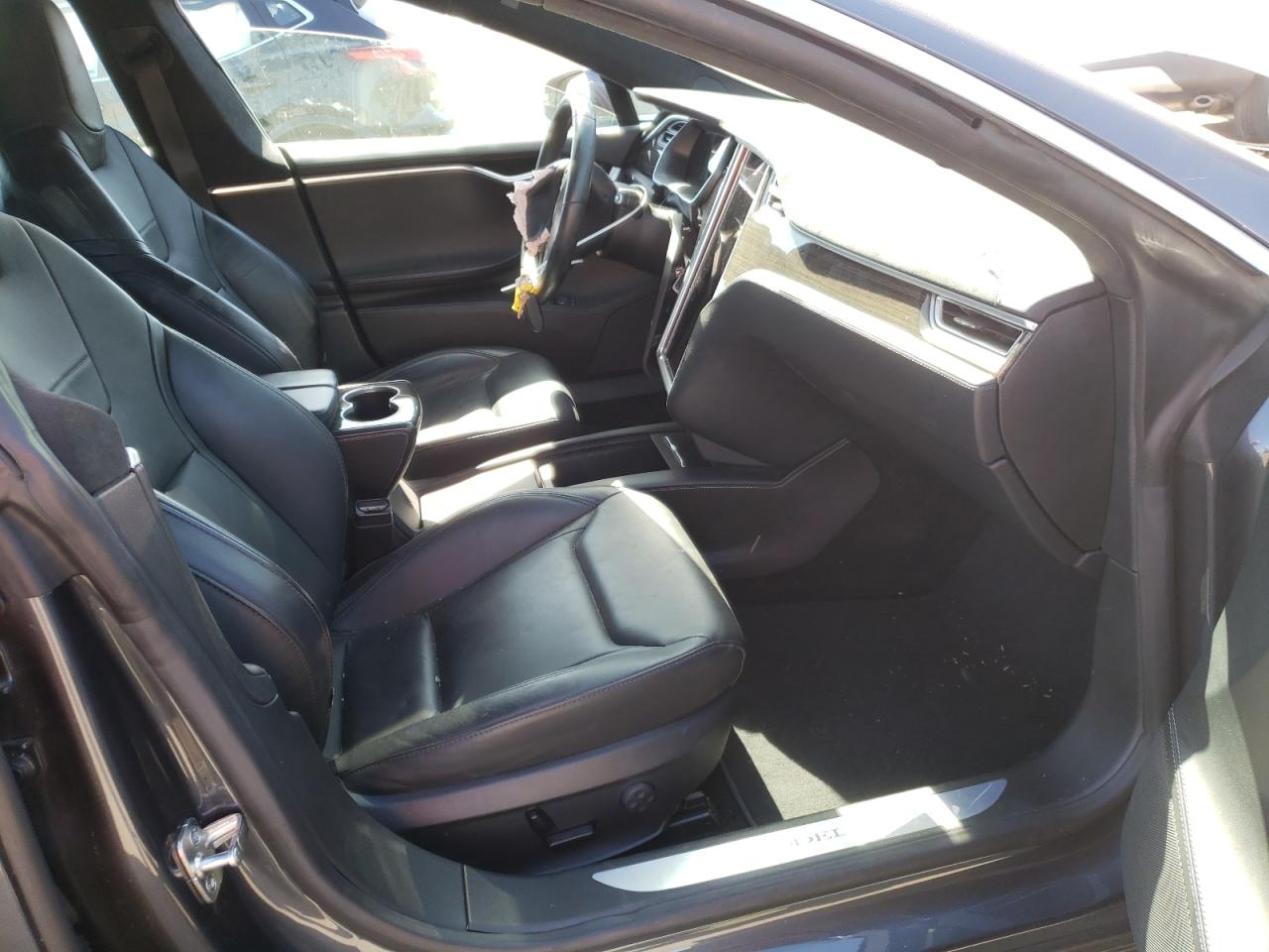 Photo 5 from auction – 2016 TESLA MODEL S with VIN 5YJSA1E13GF176226