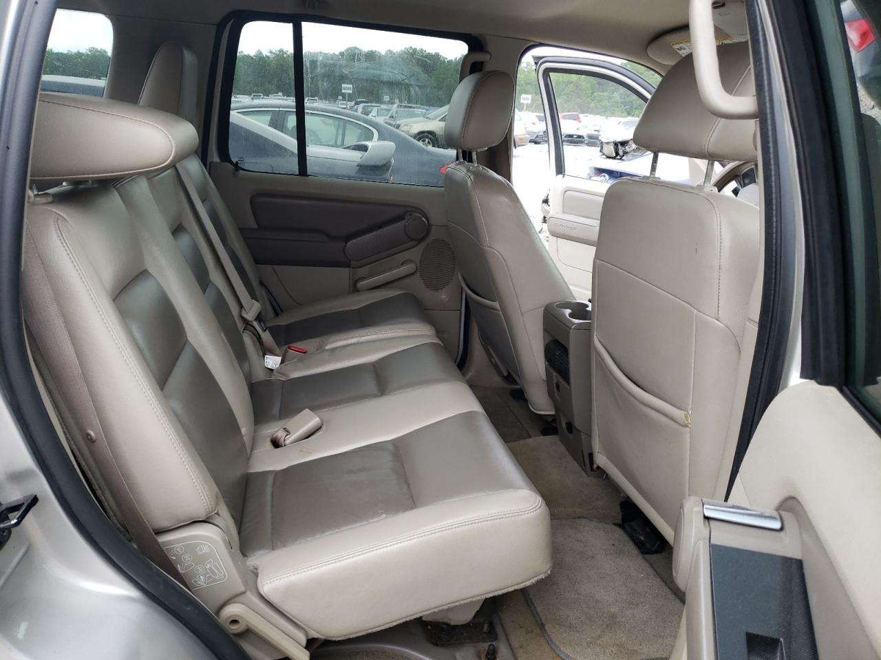 Photo 6 from auction – 2006 FORD EXPLORER X with VIN 1FMEU63E66ZA16434