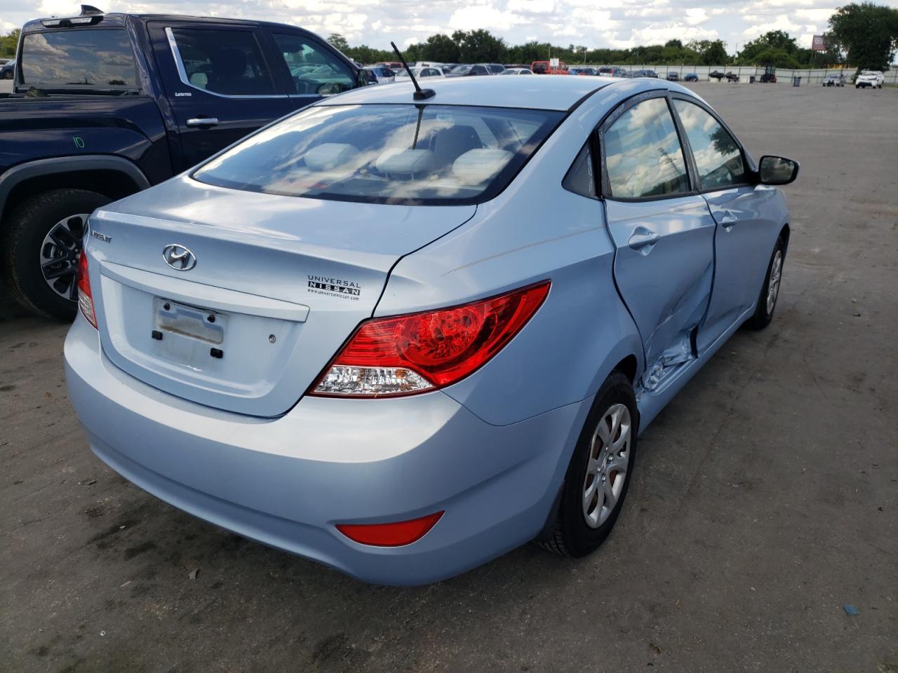 Photo 4 from auction – 2014 HYUNDAI ACCENT GLS with VIN KMHCT4AE8EU723354