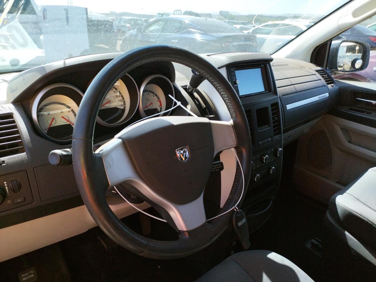 Photo 9 from auction – 2008 DODGE GRAND CARA with VIN 1D8HN54P78B166607