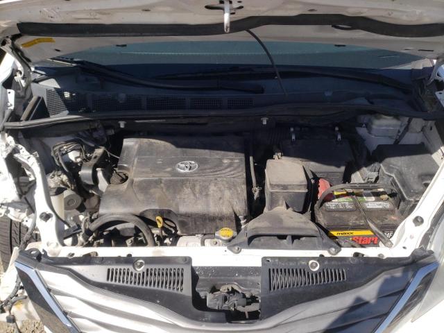 Photo 7 from auction – 2011 TOYOTA SIENNA XLE with VIN 5TDYK3DC8BS016448