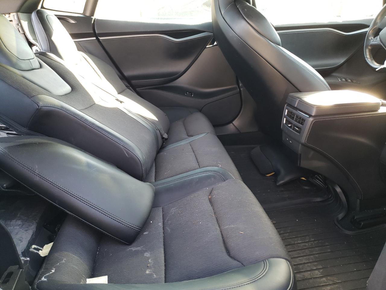 Photo 6 from auction – 2018 TESLA MODEL S with VIN 5YJSA1E23JF266668