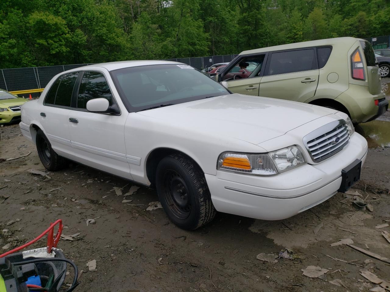 FORD CROWN VICT 2001 with VIN 2FAFP71W41X180075 - Photo from auction