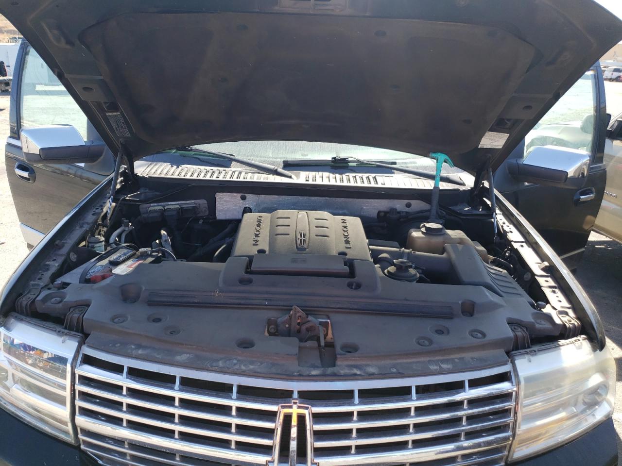 Photo 7 from auction – 2007 LINCOLN NAVIGATOR with VIN 5LMFU27597LJ03348