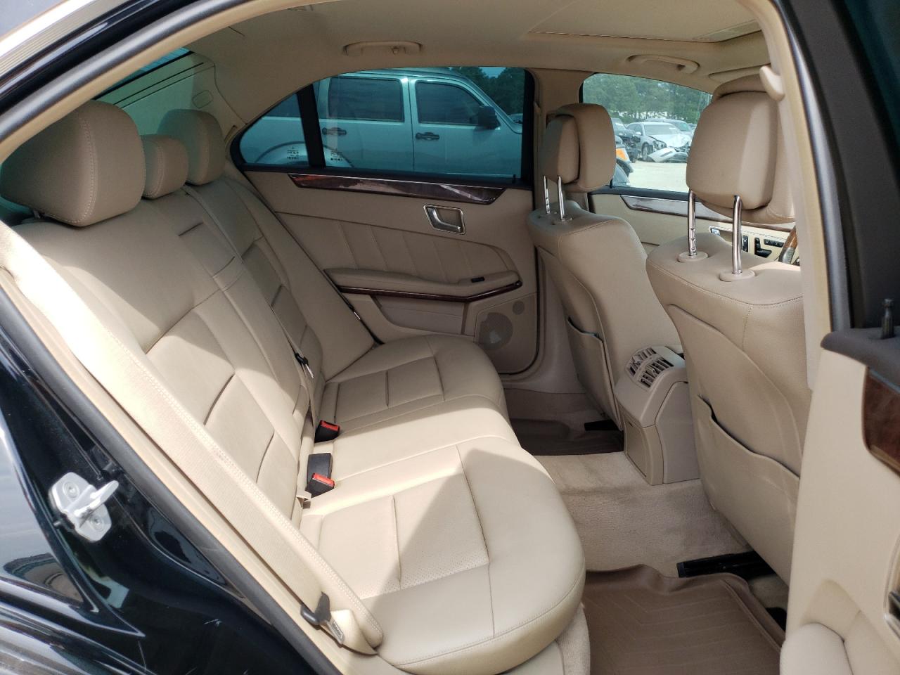 Photo 6 from auction – 2011 MERCEDES-BENZ E 350 BLUE with VIN WDDHF2EB1BA508228