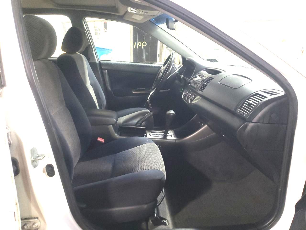 Photo 5 from auction – 2004 TOYOTA CAMRY LE with VIN 4T1BE32K24U267984