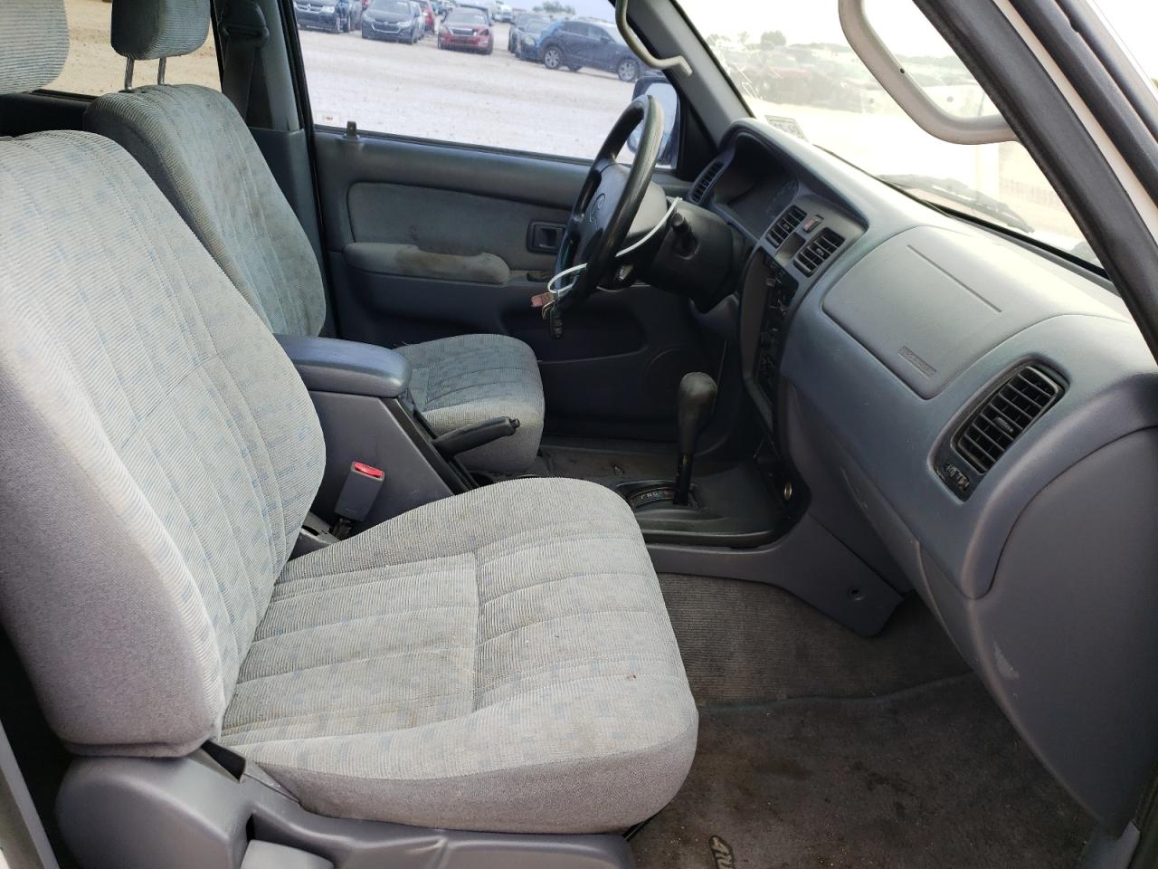 Photo 5 from auction – 2000 TOYOTA 4RUNNER with VIN JT3GM84R0Y0058426