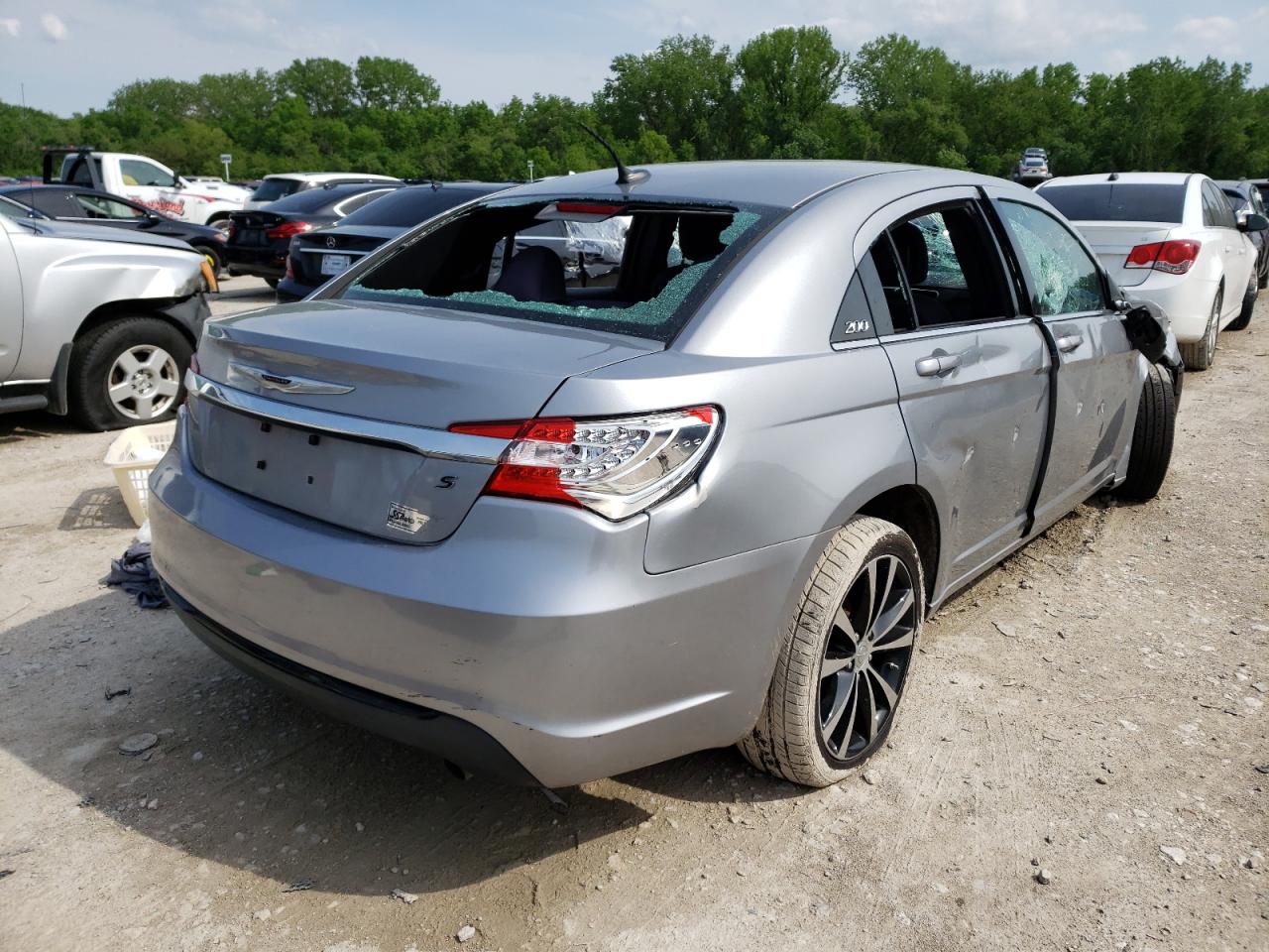 Photo 4 from auction – 2013 CHRYSLER 200 TOURIN with VIN 1C3CCBBB6DN612294