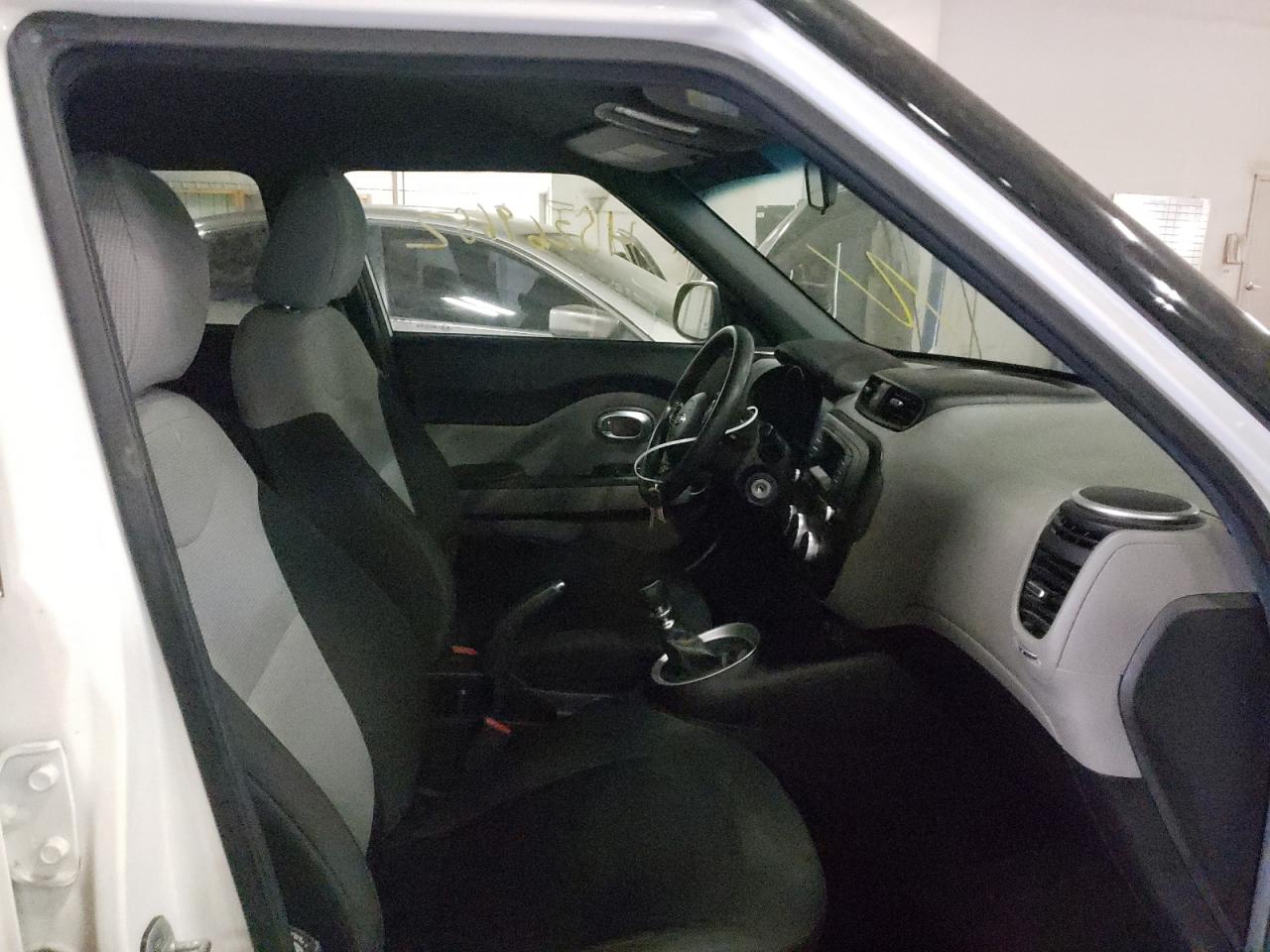 Photo 5 from auction – 2015 KIA SOUL with VIN KNDJN2A20F7213726
