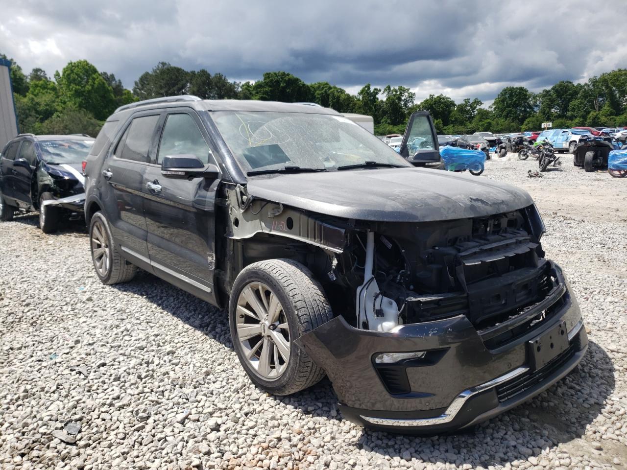 FORD EXPLORER L 2019 with VIN 1FM5K8F81KGB26949 - Photo from auction