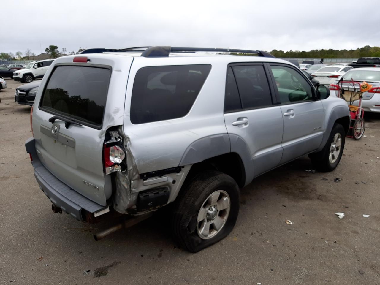 Photo 4 from auction – 2003 TOYOTA 4RUNNER SR with VIN JTEBU14R030006375