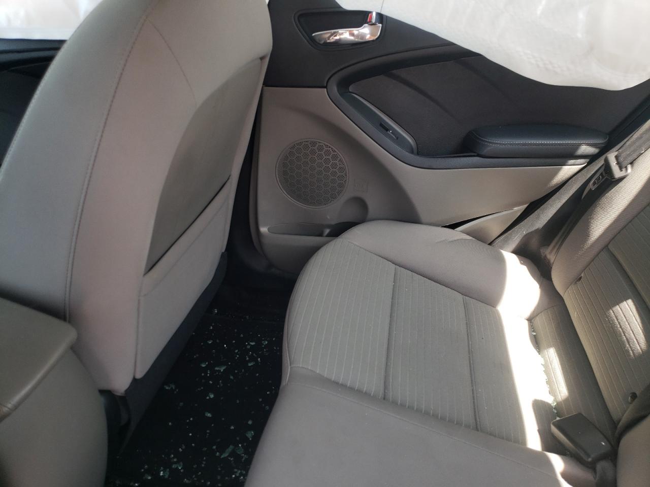 Photo 6 from auction – 2016 KIA FORTE LX with VIN KNAFX4A65G5479476