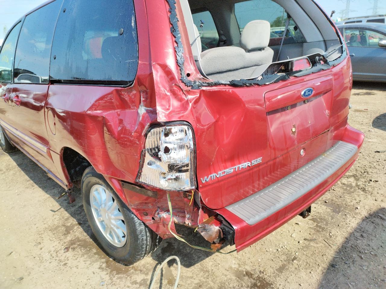 Photo 9 from auction – 1999 FORD WINDSTAR S with VIN 2FMZA5245XBA64153