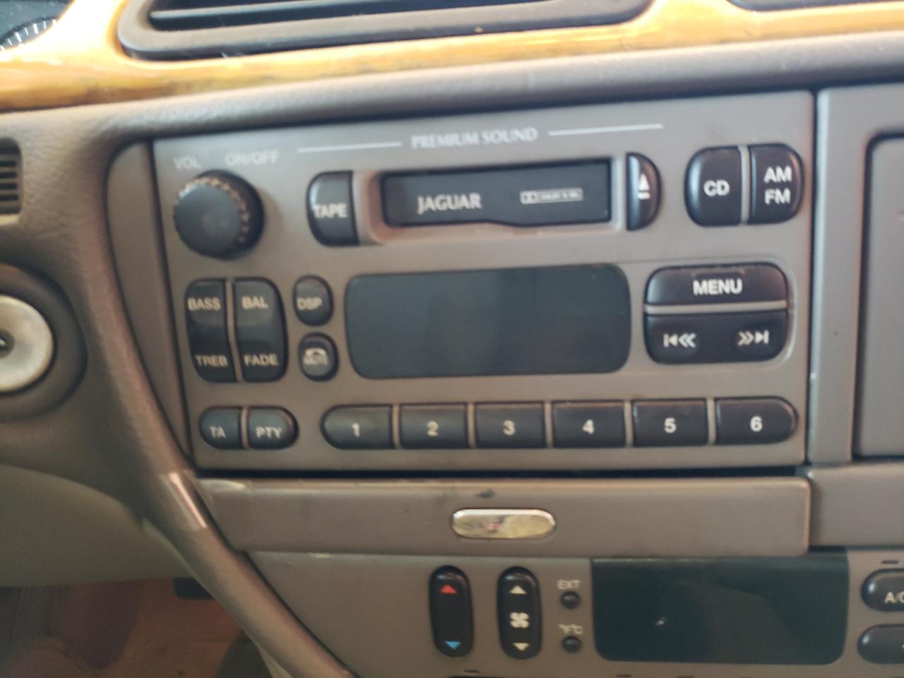Photo 9 from auction – 2000 JAGUAR S-TYPE with VIN SAJDA01D5YGL27529