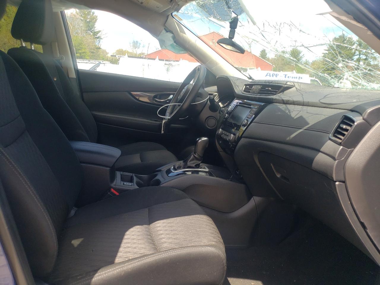 Photo 5 from auction – 2018 NISSAN ROGUE S with VIN KNMAT2MV5JP599354