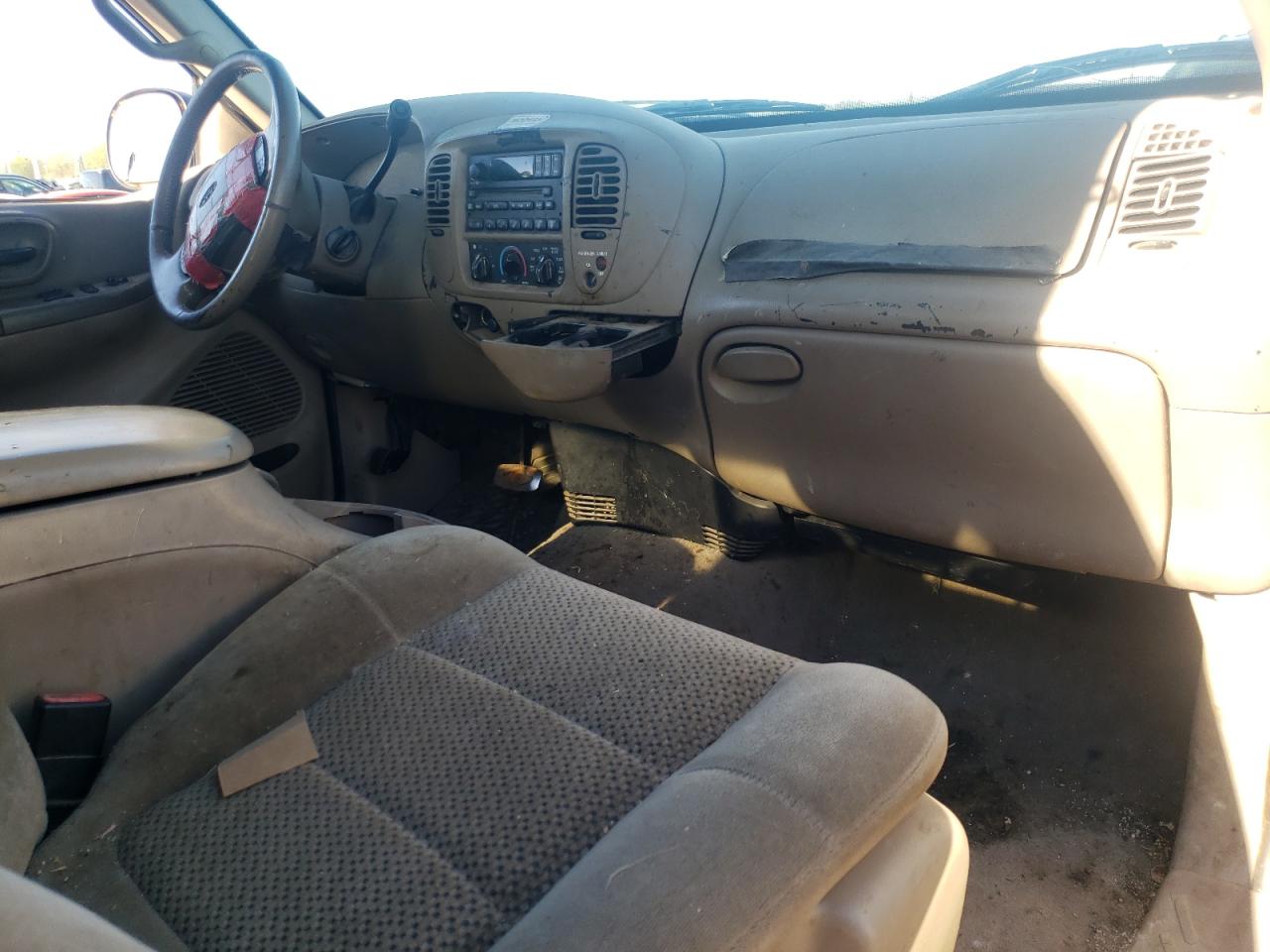 Photo 5 from auction – 2002 FORD F150 with VIN 1FTRX17202NA19055