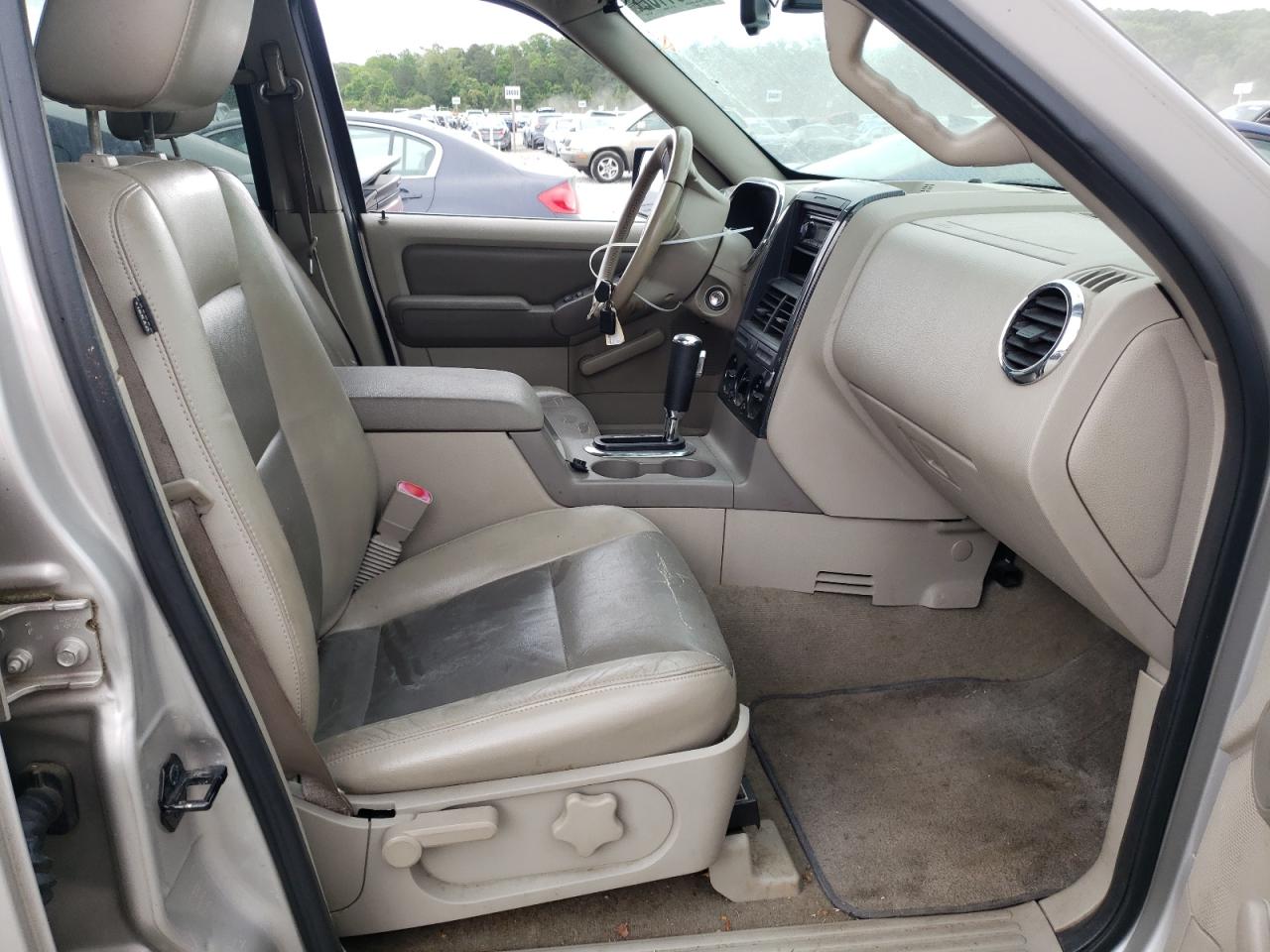 صورة رقم 5 من المزاد - 2006 FORD EXPLORER X مع VIN 1FMEU63E66ZA16434