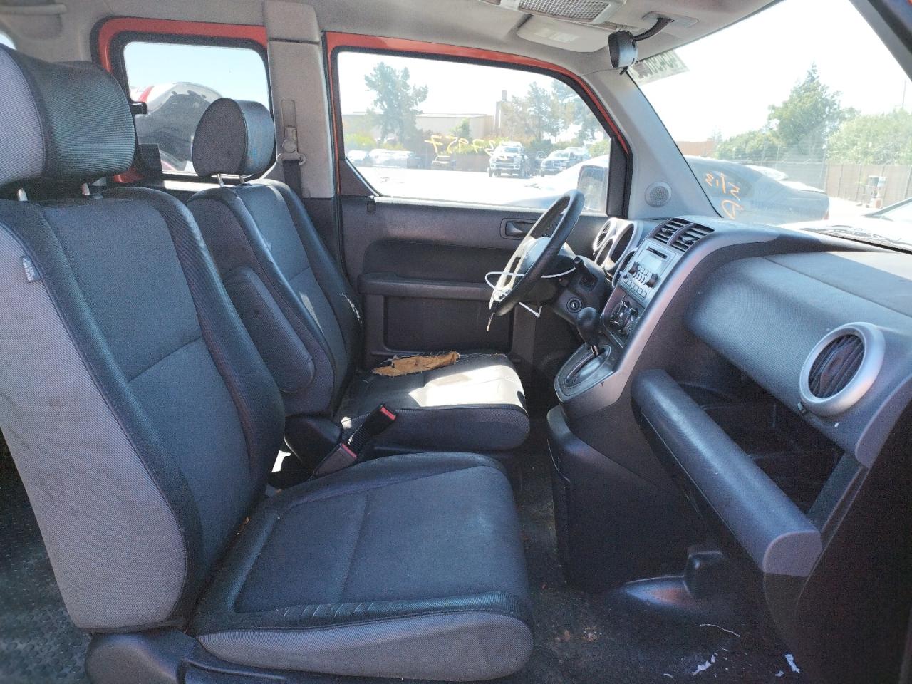 Photo 5 from auction – 2003 HONDA ELEMENT EX with VIN 5J6YH28643L026047