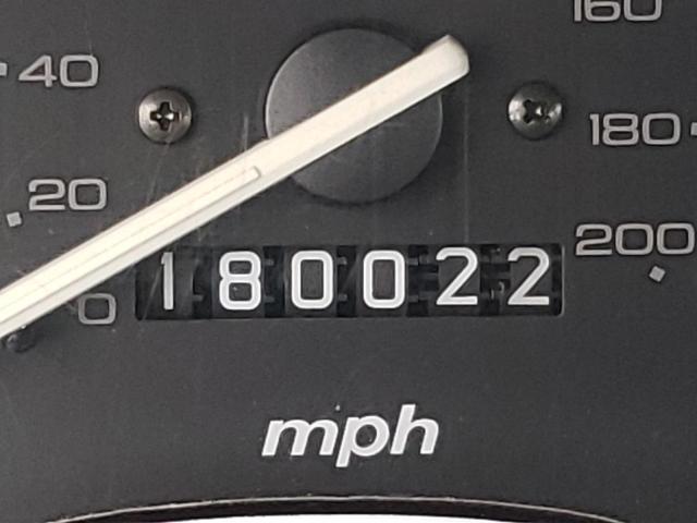 Photo 8 from auction – 1998 HONDA CR-V EX with VIN JHLRD1769WC066956