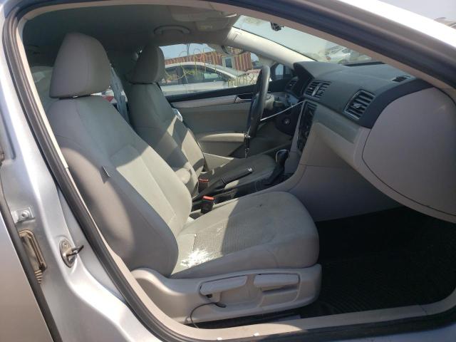 Photo 5 from auction – 2016 VOLKSWAGEN PASSAT S with VIN 1VWAT7A37GC045004