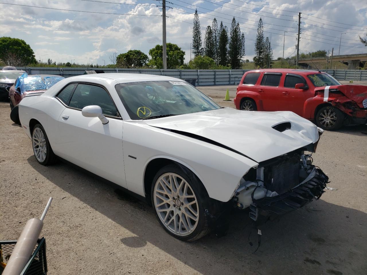 DODGE CHALLENGER 2019 with VIN 2C3CDZBT2KH641375 - Photo from auction