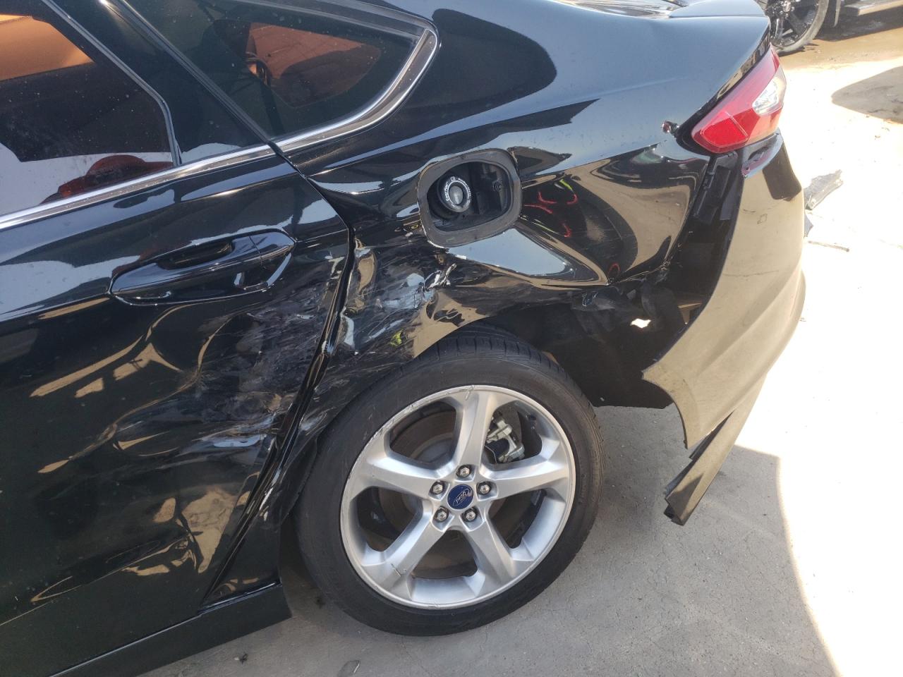 Photo 9 from auction – 2015 FORD FUSION SE with VIN 3FA6P0H74FR181464