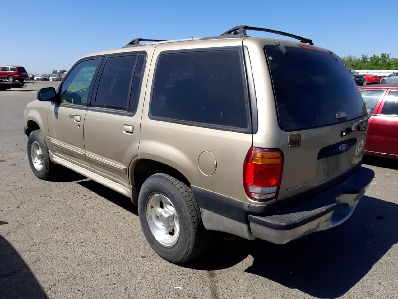 Photo 3 from auction – 2000 FORD EXPLORER X with VIN 1FMZU63XXYUA43882