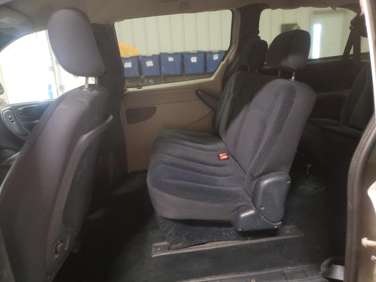 Photo 6 from auction – 2001 DODGE GRAND CARA with VIN 2B4GP44G31R185934