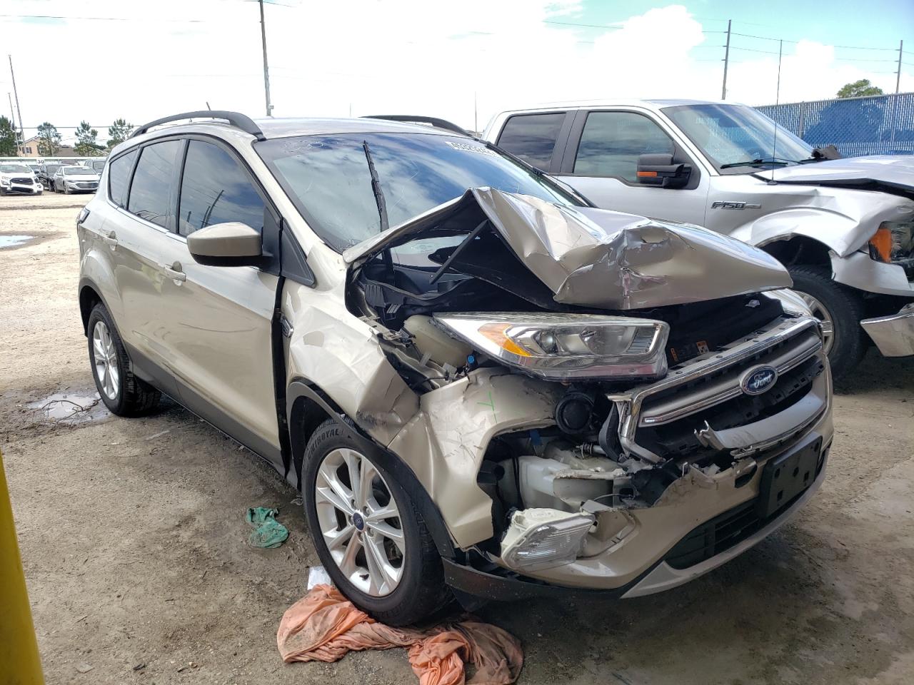 Photo 14 from auction – 2018 FORD ESCAPE SEL with VIN 1FMCU0HD6JUA68768