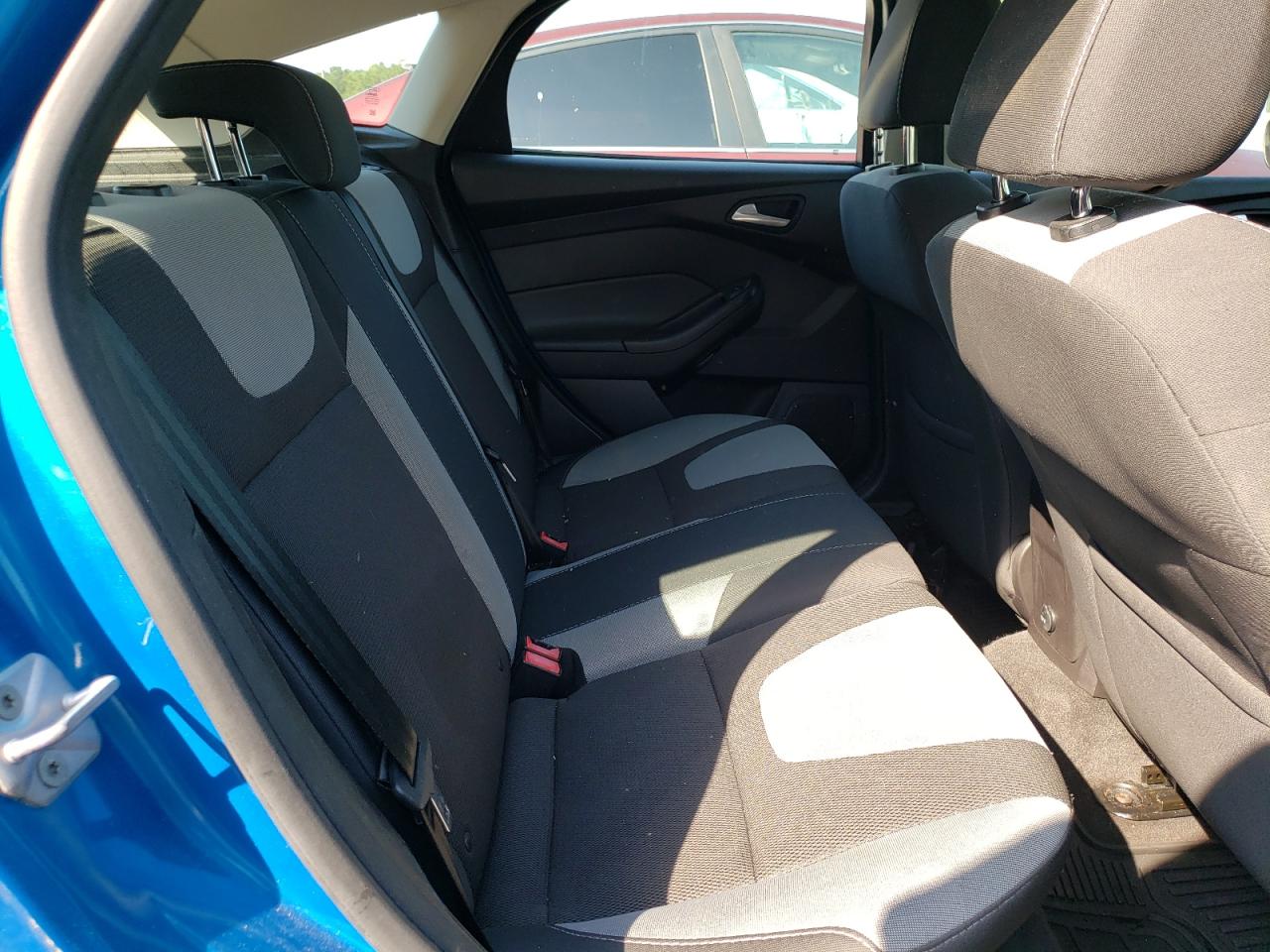 Photo 6 from auction – 2014 FORD FOCUS SE with VIN 1FADP3K22EL126823