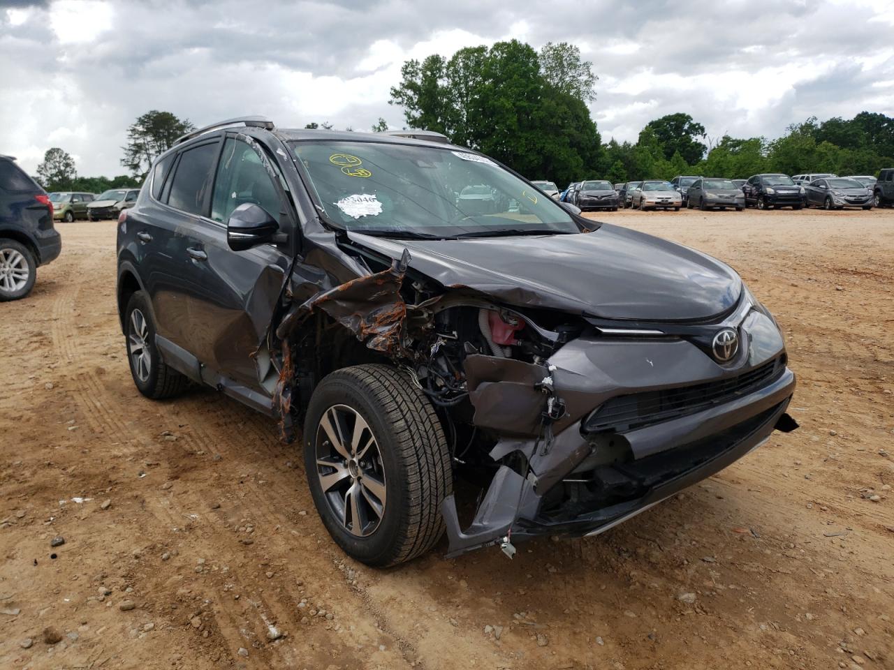 Photo 1 from auction – 2017 TOYOTA RAV4 XLE with VIN 2T3WFREV1HW403218