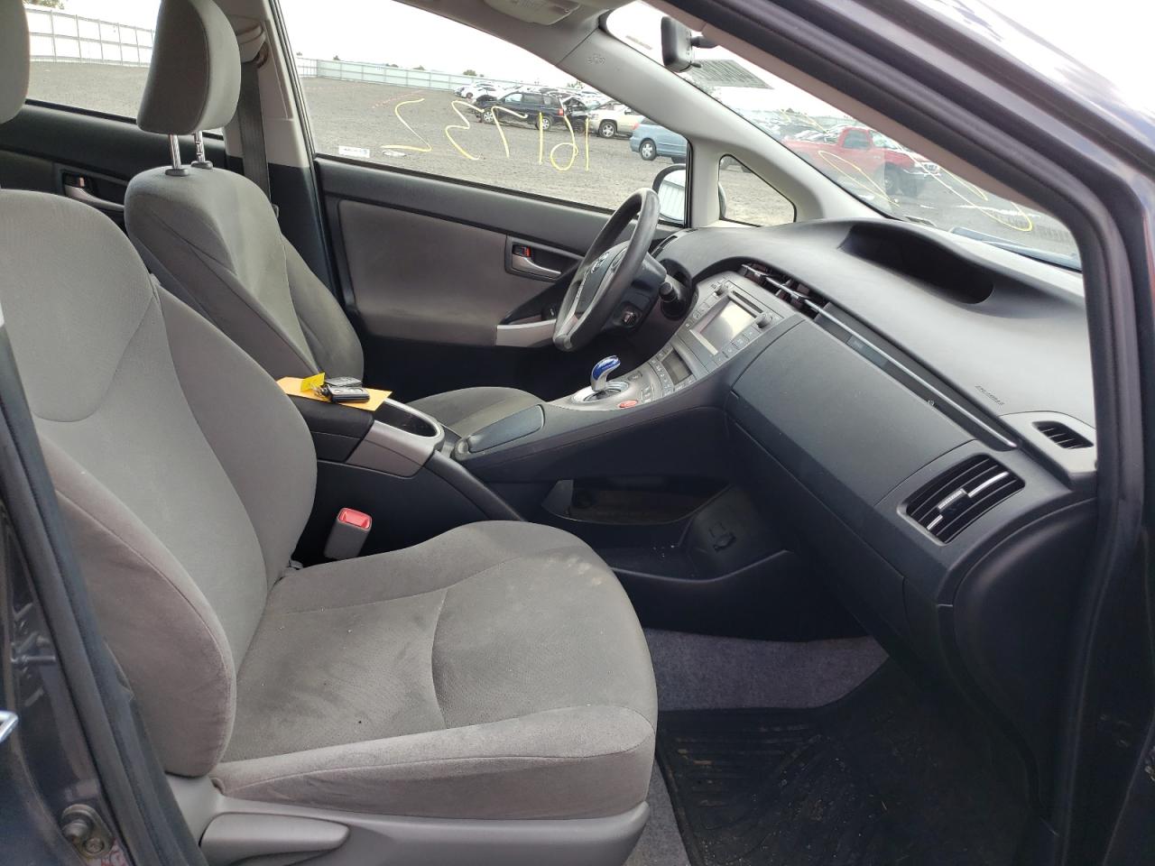 Photo 5 from auction – 2013 TOYOTA PRIUS with VIN JTDKN3DU8D1712927