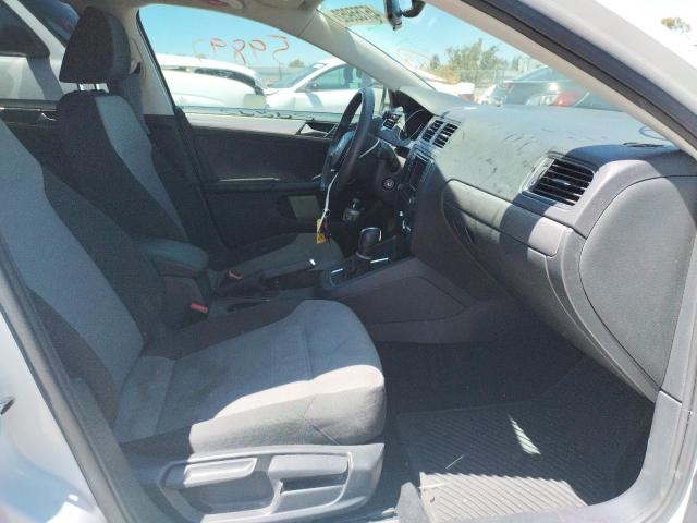 Photo 5 from auction – 2017 VOLKSWAGEN JETTA S with VIN 3VW2B7AJ4HM312380