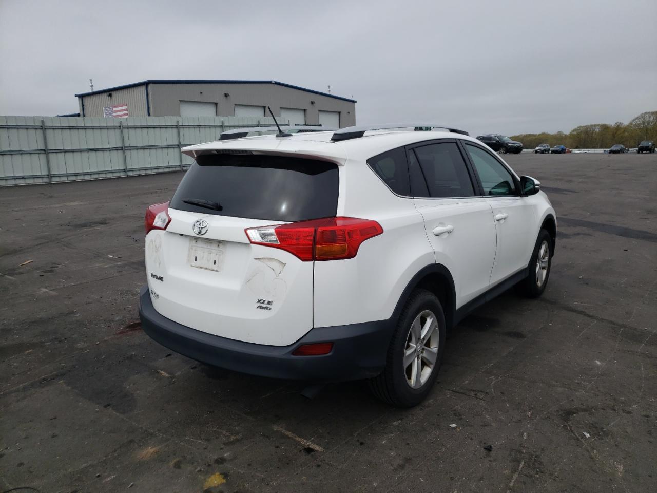 Photo 4 from auction – 2014 TOYOTA RAV4 XLE with VIN 2T3RFREV1EW146506