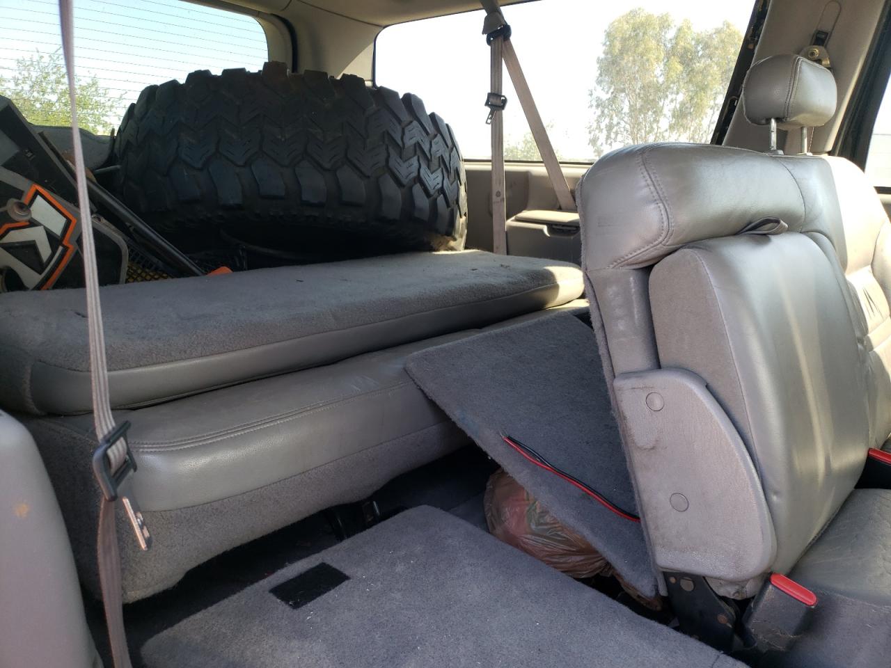 Photo 9 from auction – 2000 FORD EXCURSION with VIN 1FMNU42L9YEA00064