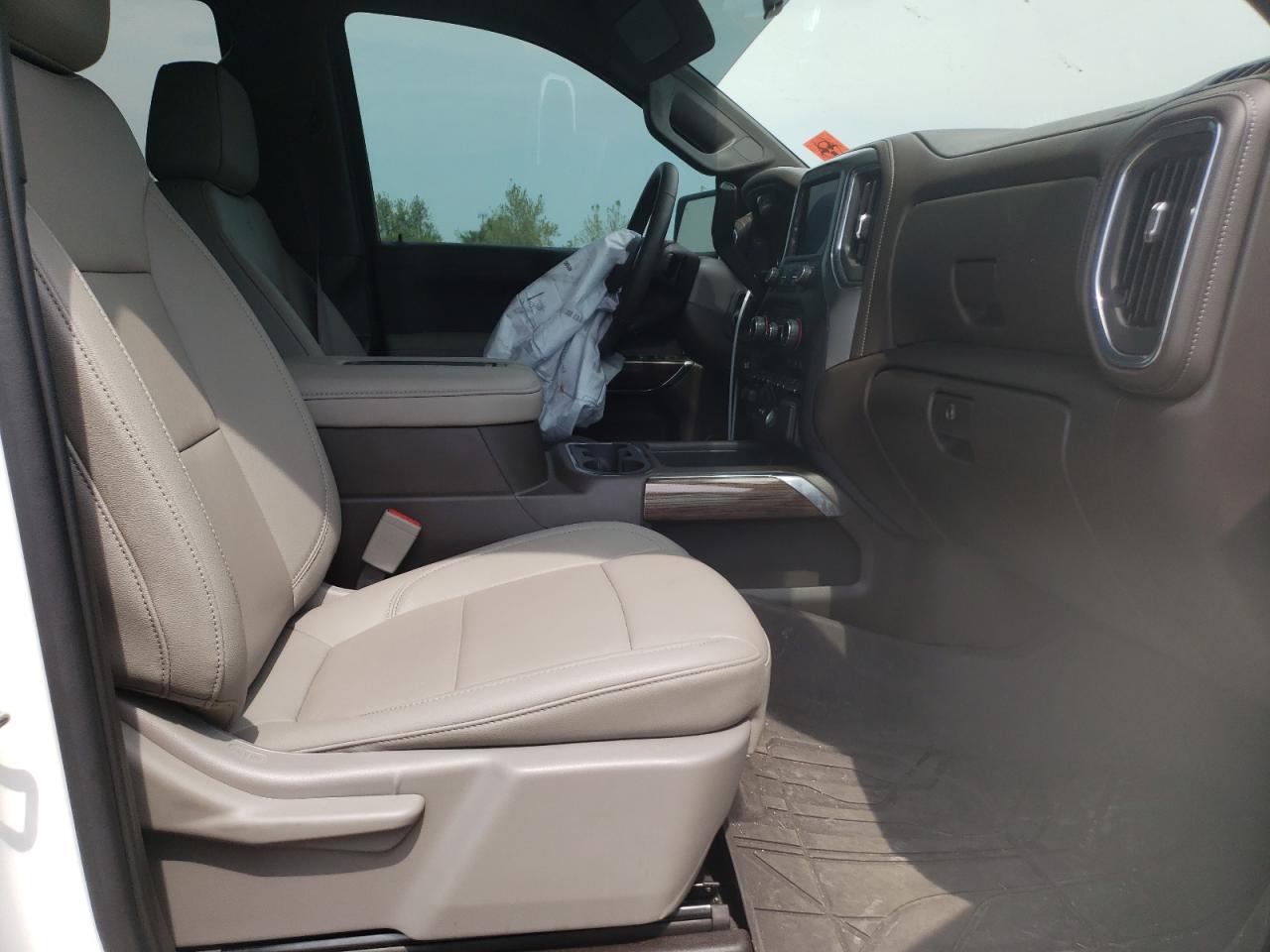 Photo 19 from auction – 2021 CHEVROLET SILVERADO with VIN 1GCPYFED8MZ232353