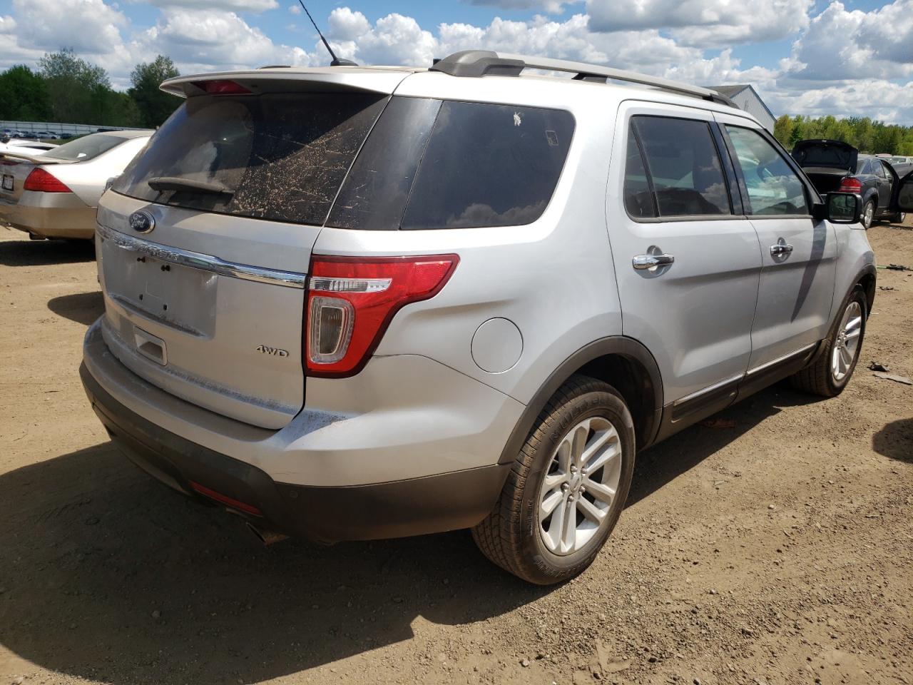 Photo 4 from auction – 2012 FORD EXPLORER X with VIN 1FMHK8D85CGA00840