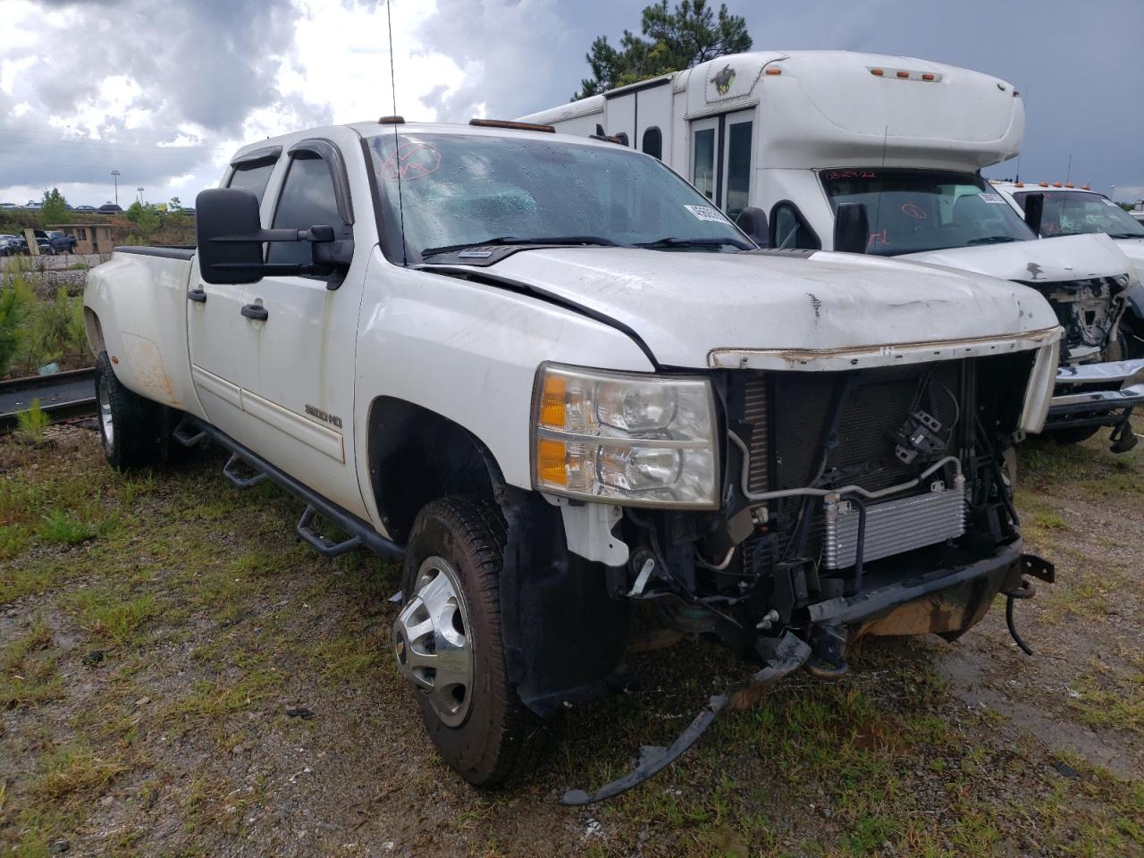 CHEVROLET SILVERADO 2011 with VIN 1GC4K0C84BF162985 - Photo from auction