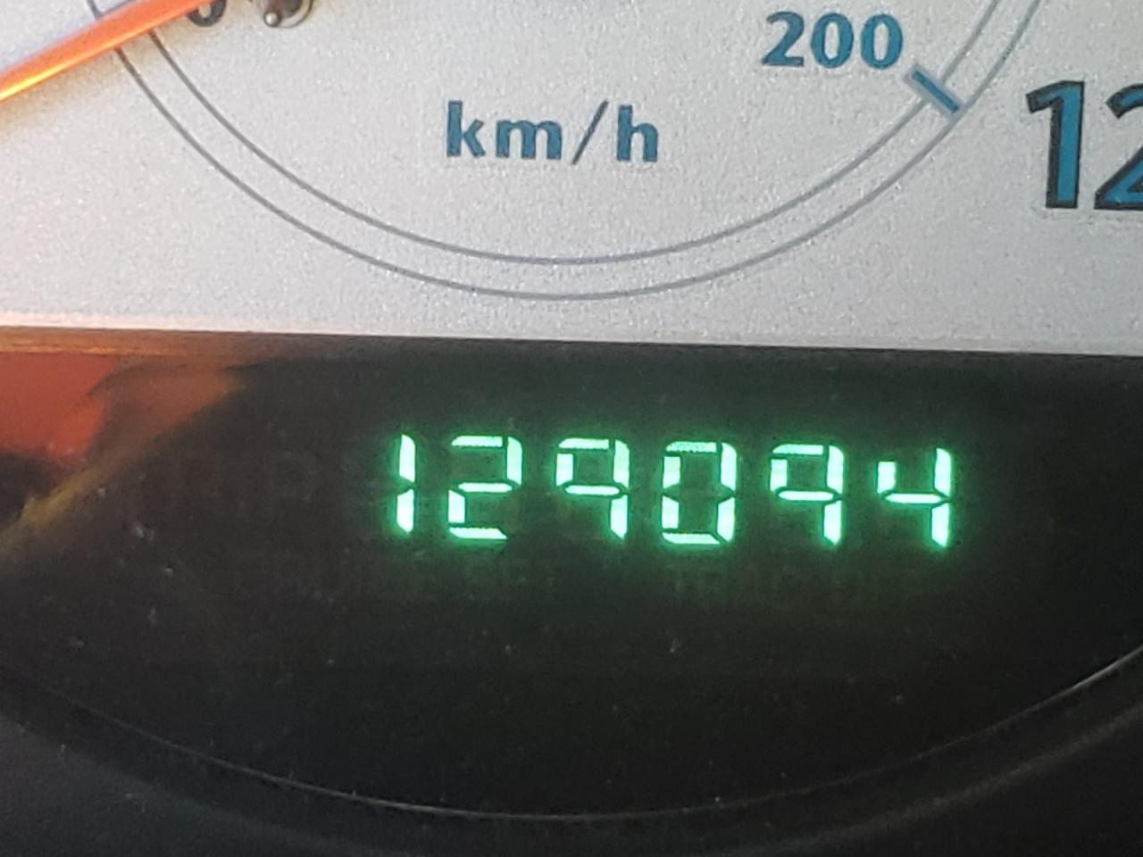Photo 8 from auction – 2006 CHRYSLER TOWN AND C with VIN 2A4GP54L56R727932