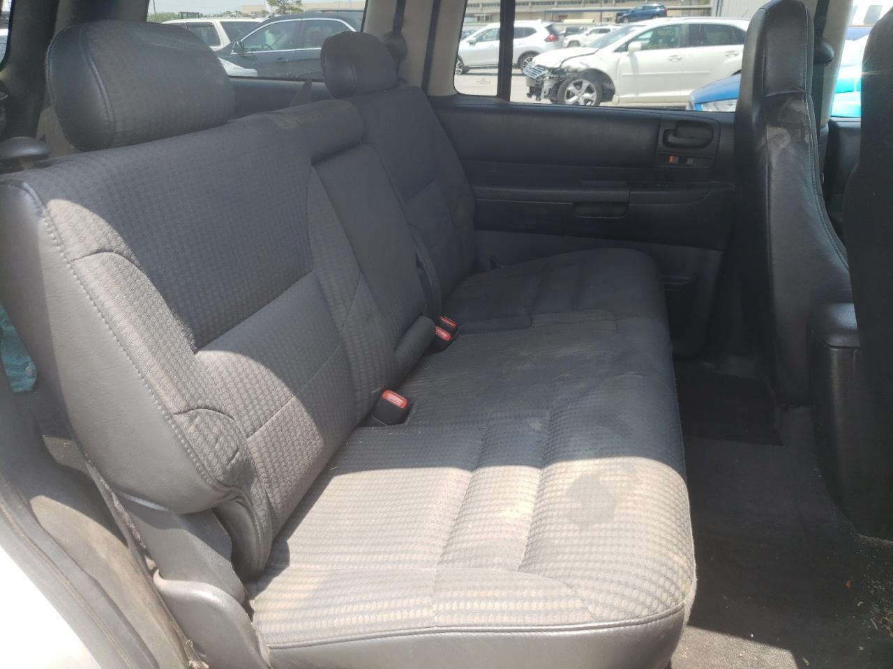 Photo 6 from auction – 2002 DODGE DURANGO SP with VIN 1B4HR38N92F130432