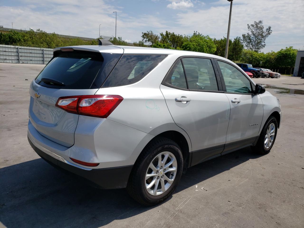 Photo 4 from auction – 2018 CHEVROLET EQUINOX LS with VIN 2GNAXHEV6J6119867