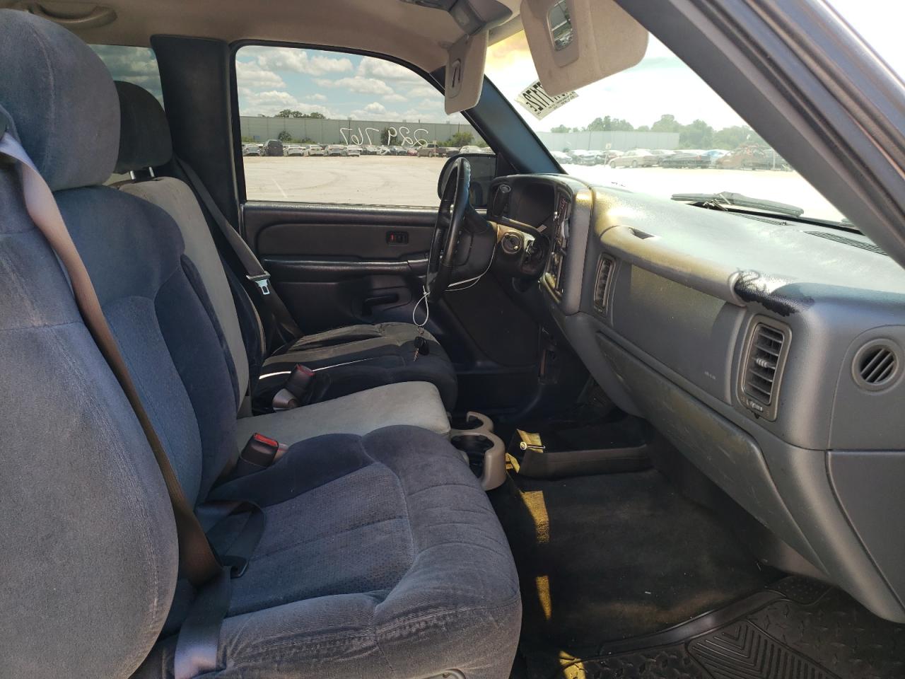 Photo 5 from auction – 2000 CHEVROLET SILVERADO with VIN 2GCEK19T1Y1276769