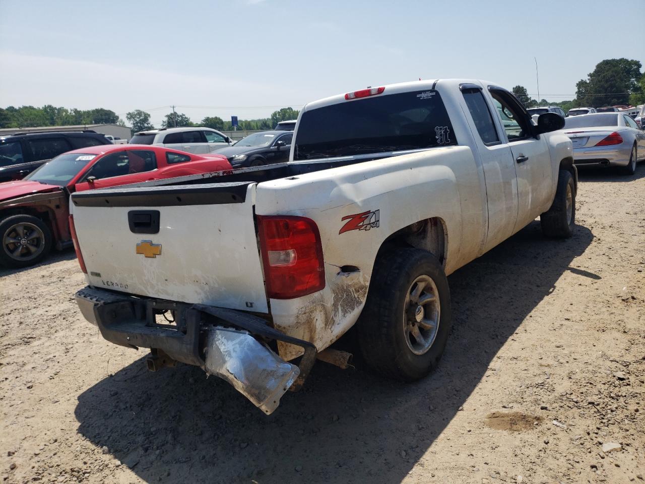 Photo 4 from auction – 2011 CHEVROLET SILVERADO with VIN 1GCRKSE37BZ210156