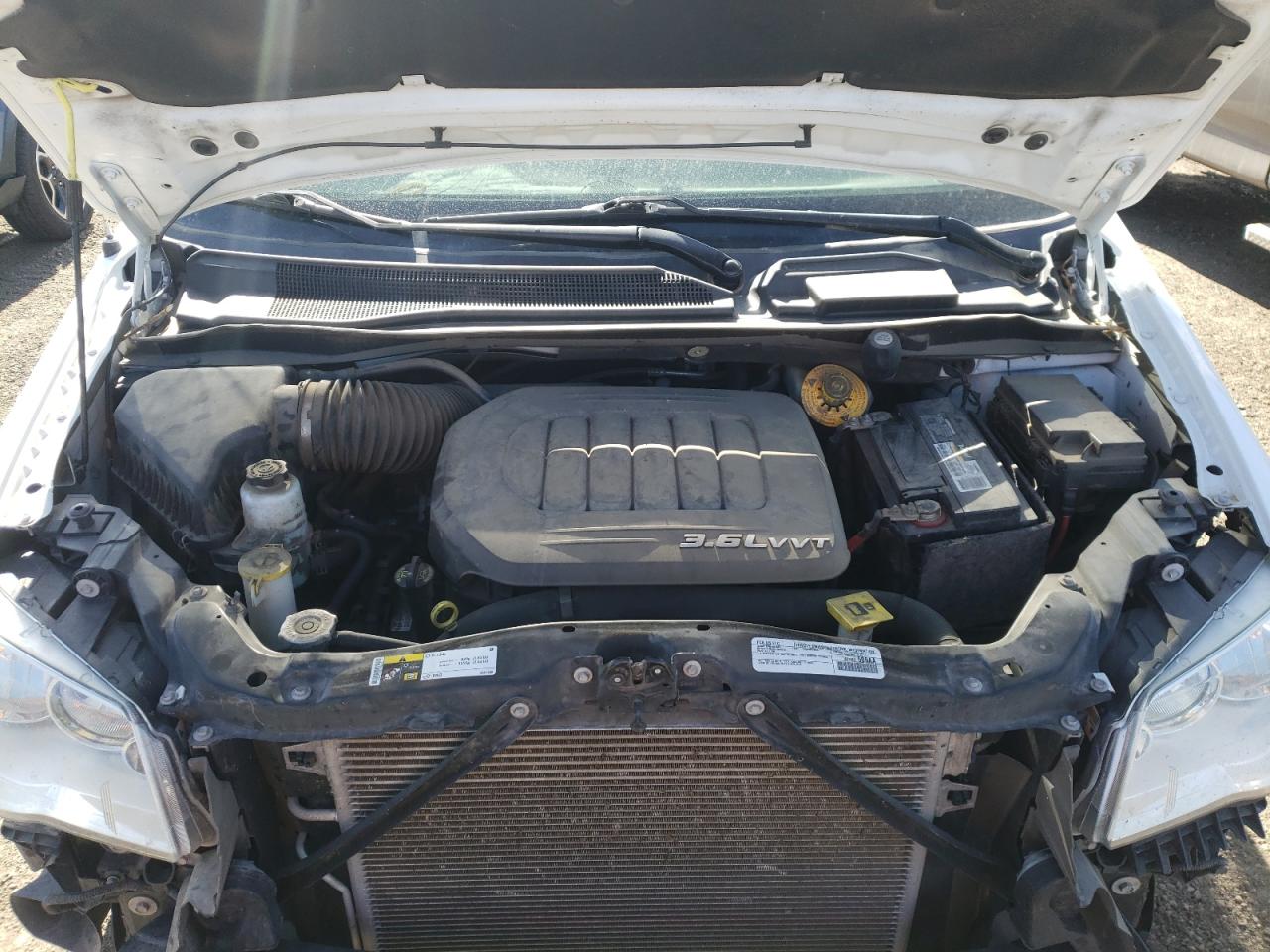 Photo 7 from auction – 2016 CHRYSLER TOWN & COU with VIN 2C4RC1BG7GR252553