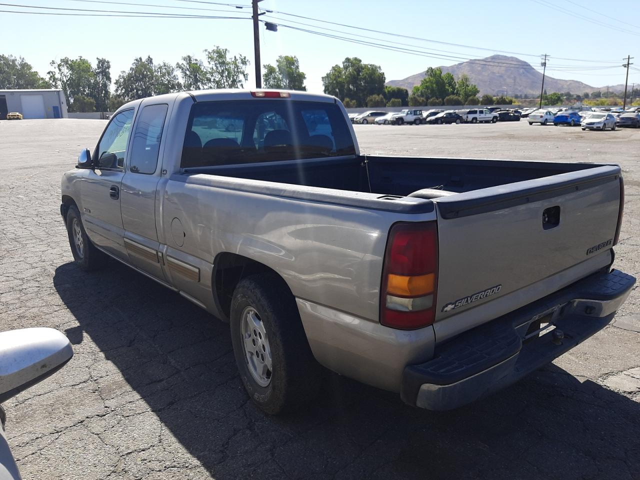 Photo 3 from auction – 2002 CHEVROLET SILVERADO with VIN 2GCEC19V121429415