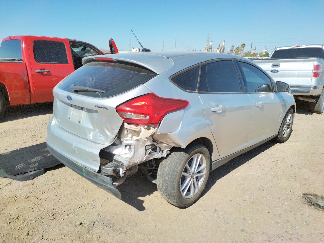Zdjęcie 4 z aukcji – 2017 FORD FOCUS SE z VIN 1FADP3K25HL231179