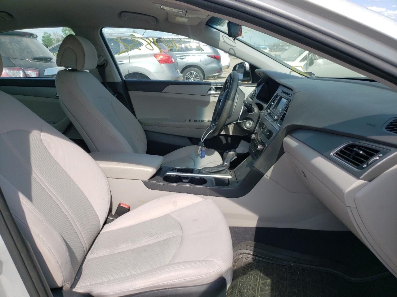 Photo 5 from auction – 2015 HYUNDAI SONATA SE with VIN 5NPE24AF2FH135812
